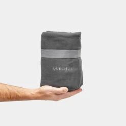 Quechua COUVERTURE EN POLAIRE - 150 X 130 CM 9 Quechua COUVERTURE EN POLAIRE - 150 X 130 CM -Camping Soldes Boutique couverture en polaire 150 x 130 cm 2