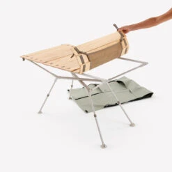 Quechua TABLE DE CAMPING COMPACTE 4/6 PERSONNES - PLATEAU BOIS - POCHE DE RANGEMENT -Camping Soldes Boutique table de camping compacte 46 personnes plateau bois poche de rangement 7